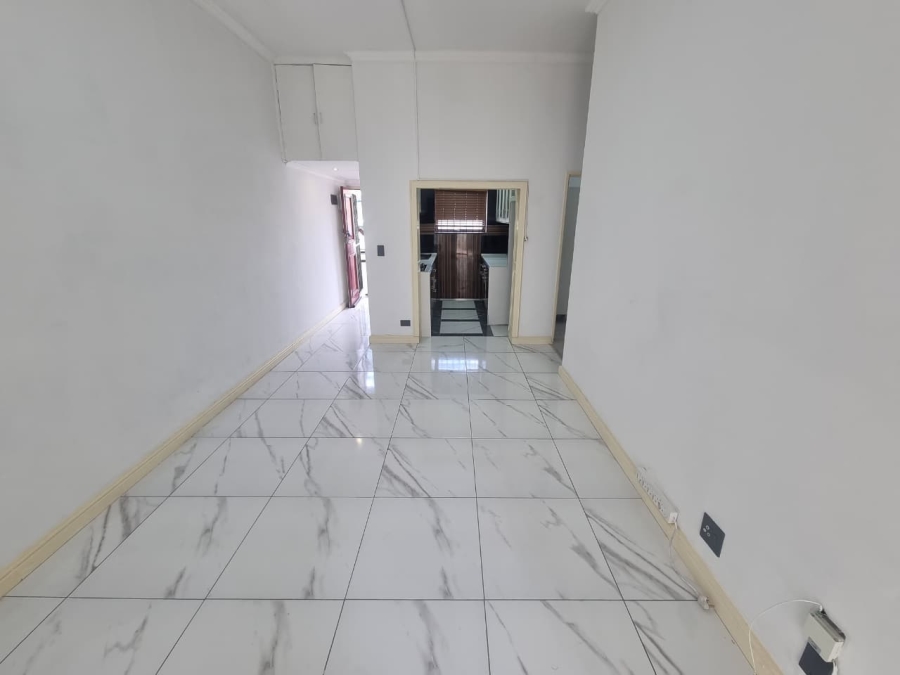 2 Bedroom Property for Sale in Wynberg Western Cape